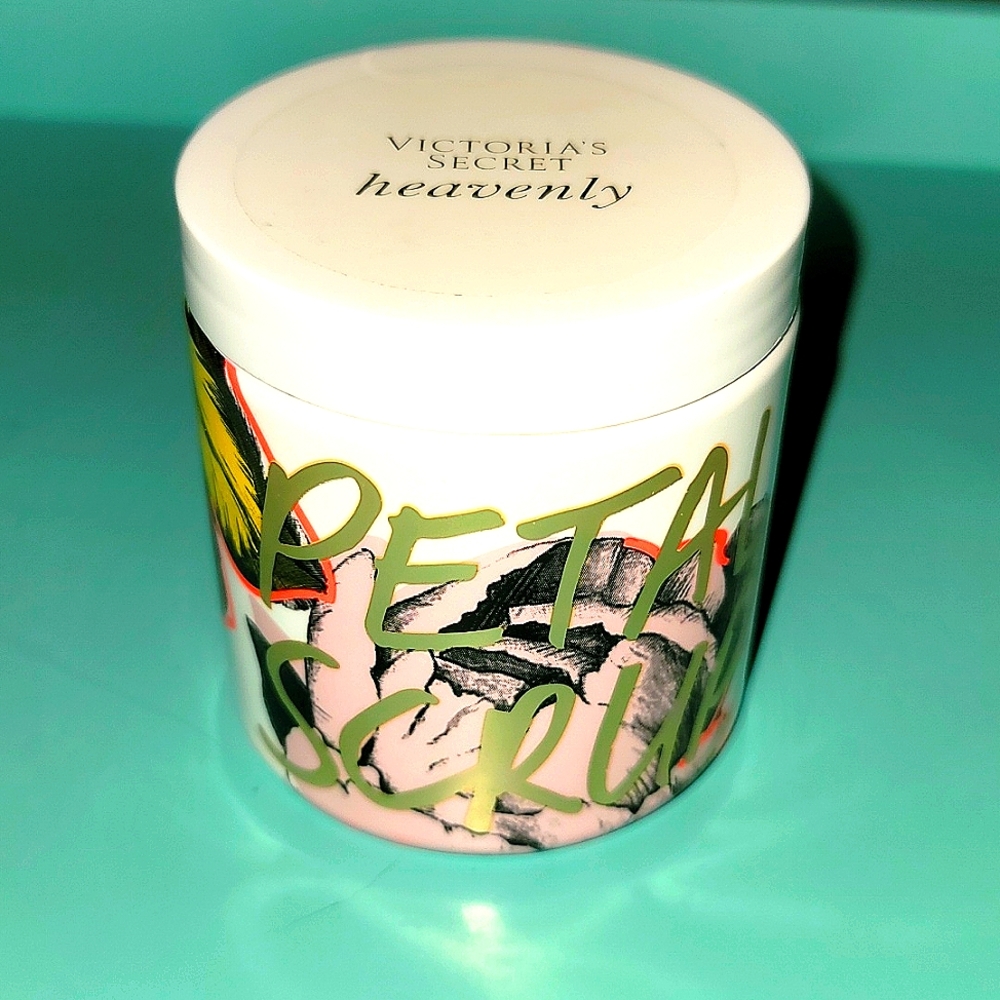 Victoria’s Secret Heavenly Petal Scrub
